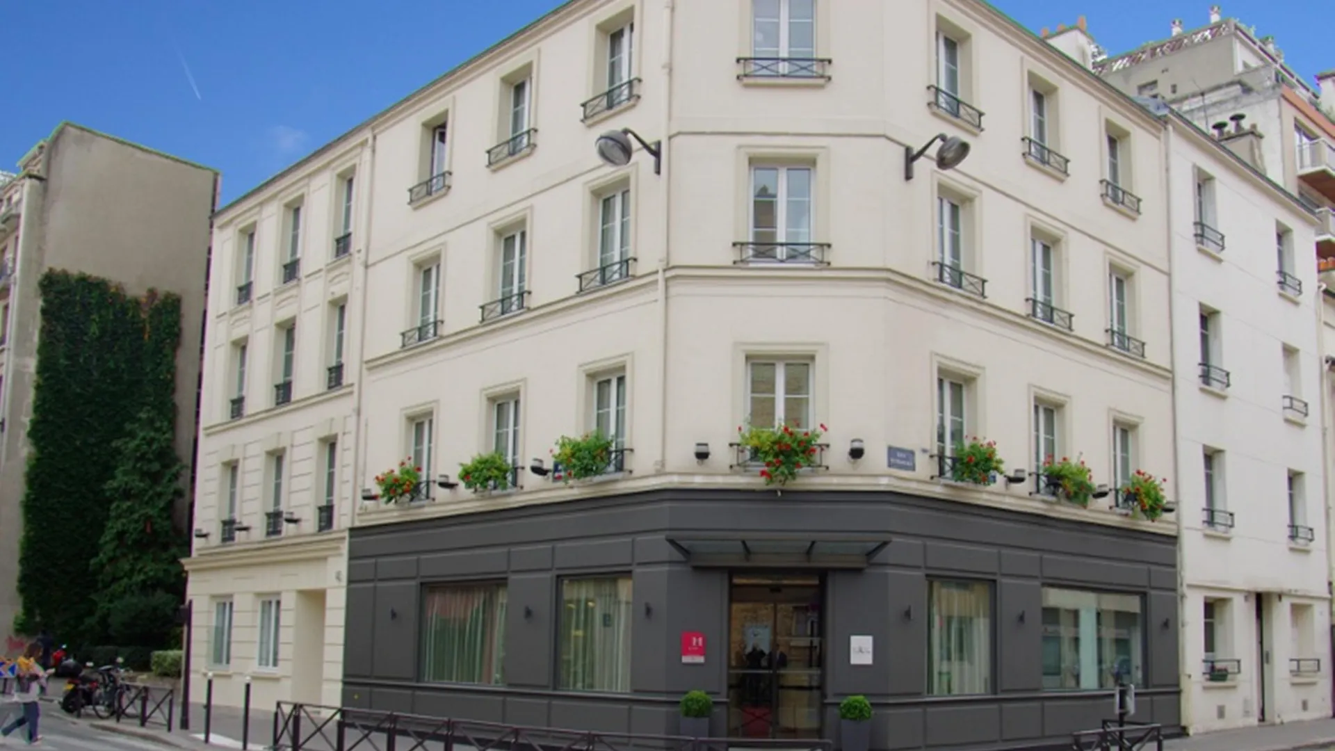 Hotel Eiffel Saint Charles Paris